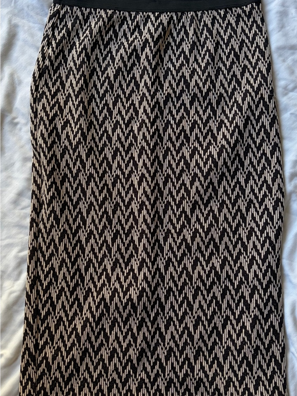 Chelsea Sky stretchy Black and super light yellow Patterned women’s skirt